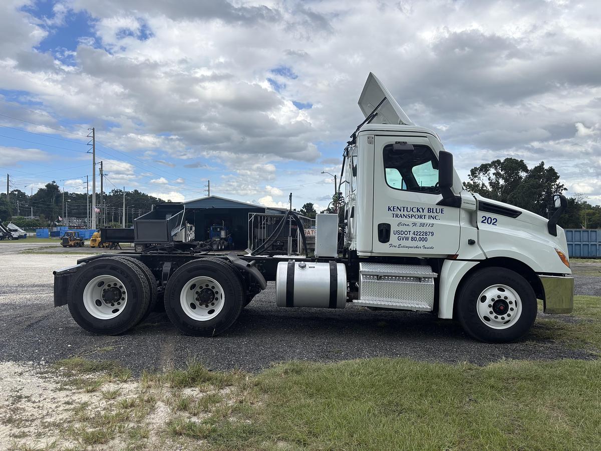 Used 2024 Freightliner Cascadia 126 Day Cab Truck #CONS