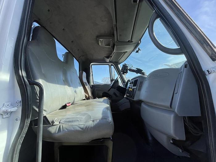 Used 2005 International Durastar 4300 Single-Axle Grapple Truck