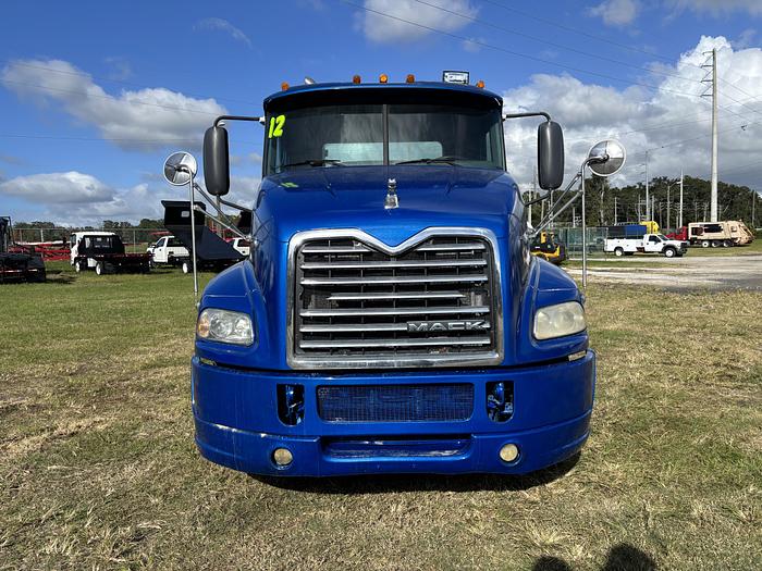 Used 2012 Mack Pinnacle CXU613 Day Cab Road Tractor #5644