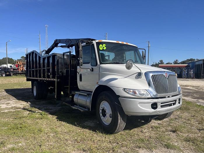 Used 2005 International Durastar 4300 Single-Axle Grapple Truck