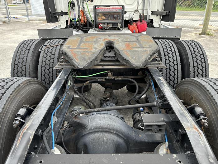 Used 2014 Freightliner Cascadia 125 Evolution Sleeper Truck (Consignment)