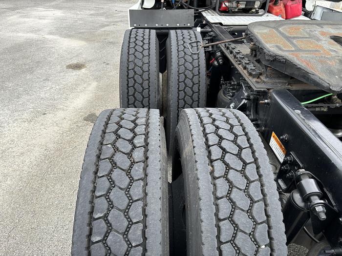 Used 2014 Freightliner Cascadia 125 Evolution Sleeper Truck (Consignment)