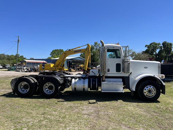 Used 2013 Peterbilt 388 Day Cab Road Tractor #5537