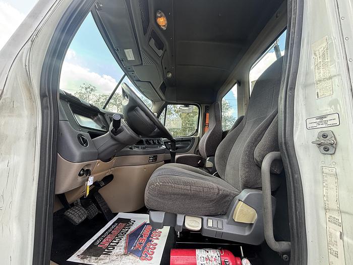 Used 2013 Freightliner Cascadia 125 Day Cab CONSIGNMENT