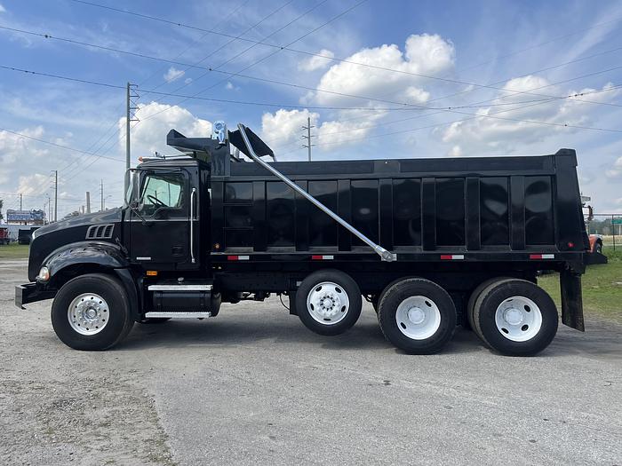 Used 2011 MACK GU173 Granite Tri-Axle Dump Truck #5607