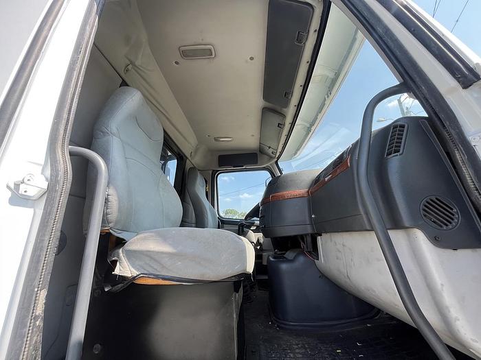 Used 2006 Volvo VHD Tri-Axle Dump Truck #5627