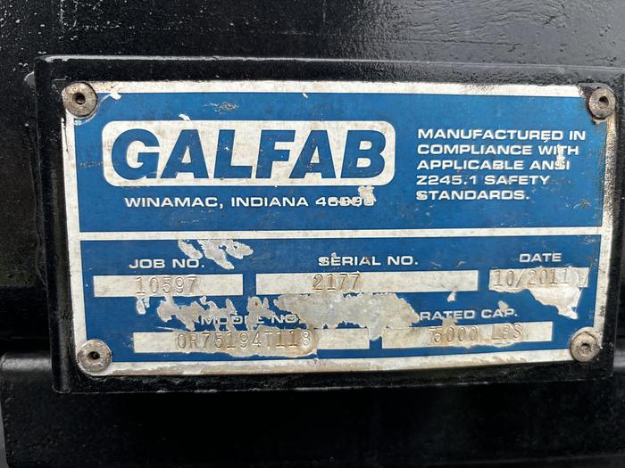 Used 2012 Kenworth T800 Tri-Axle Roll-Off Truck