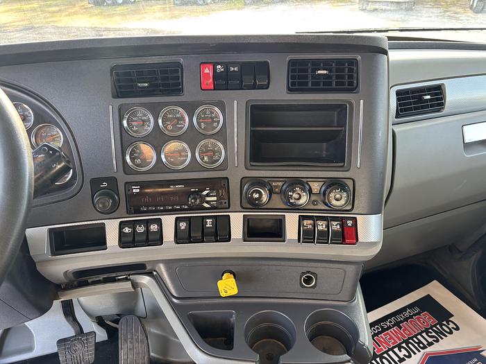 Used 2020 Kenworth T880 Tri-Axle Dump Truck