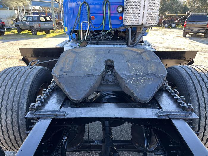 Used 2014 Mack Pinnacle CHU613 Day Cab Road Tractor