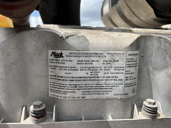 Used 2013 Mack Pinnacle CXU613 Day Cab Road Tractor