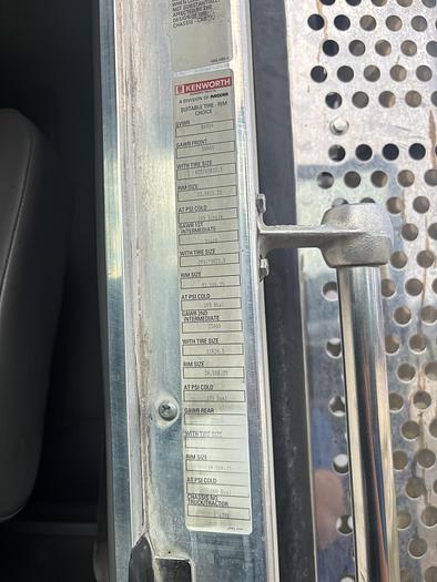 Used 2008 Kenworth T800 Tri-Axle Dump Truck