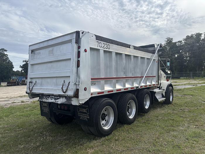 Used 2008 Kenworth T800 Tri-Axle Dump Truck