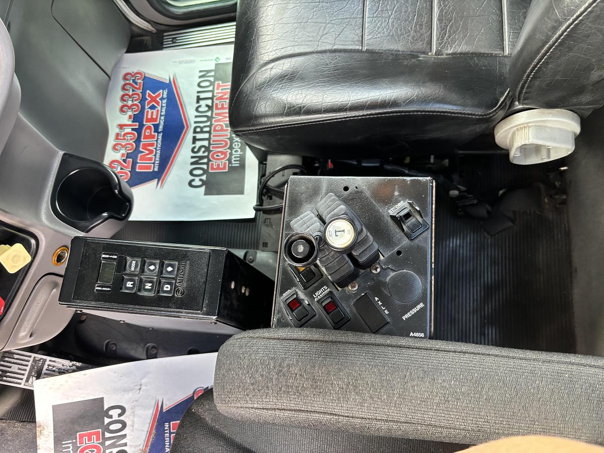 Used 2013 Peterbilt 365 Tandem-Axle Roll-Off Truck #5784