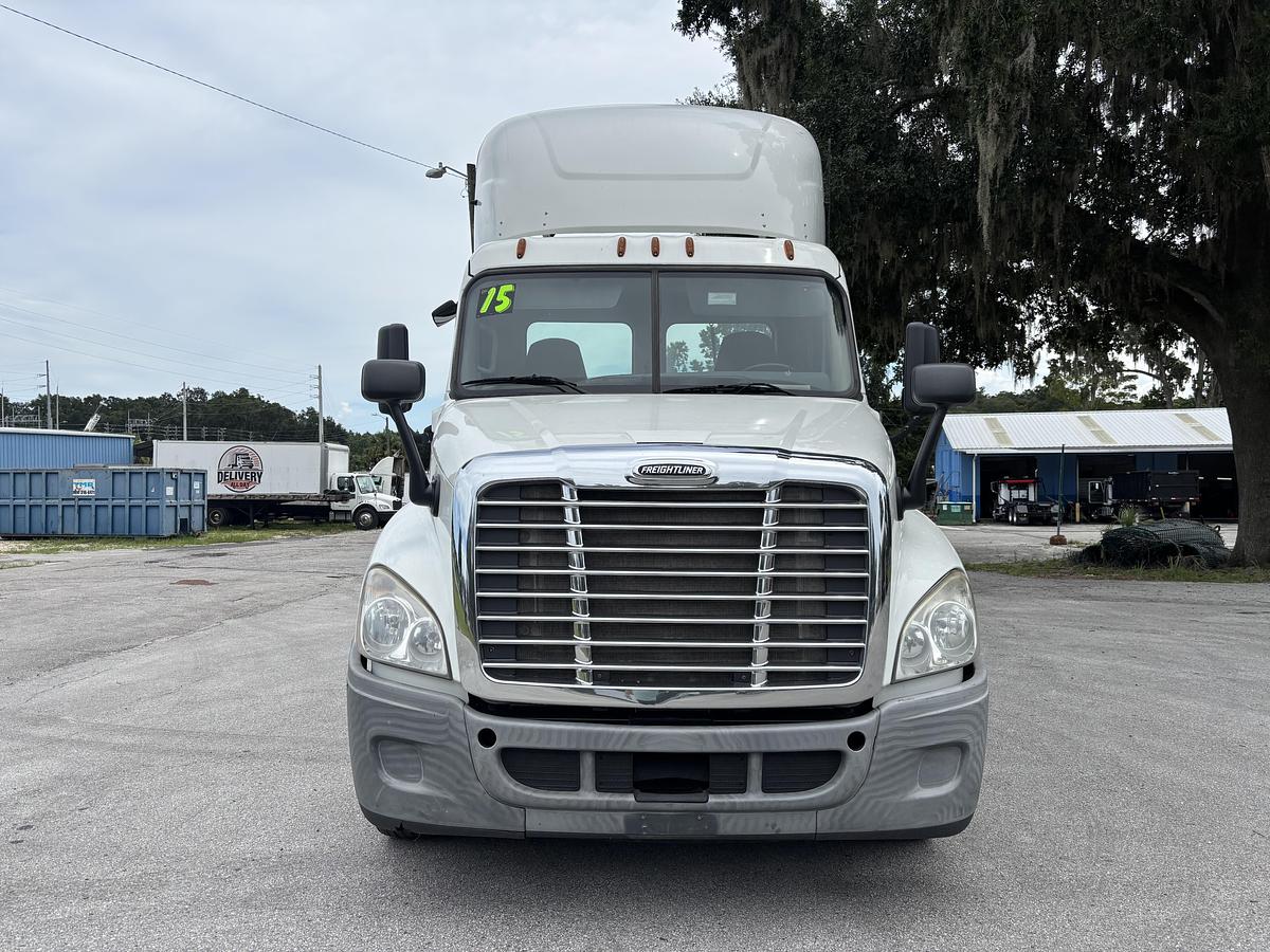 Used 2013 Freightliner Cascadia 125 Day Cab Truck #CONS