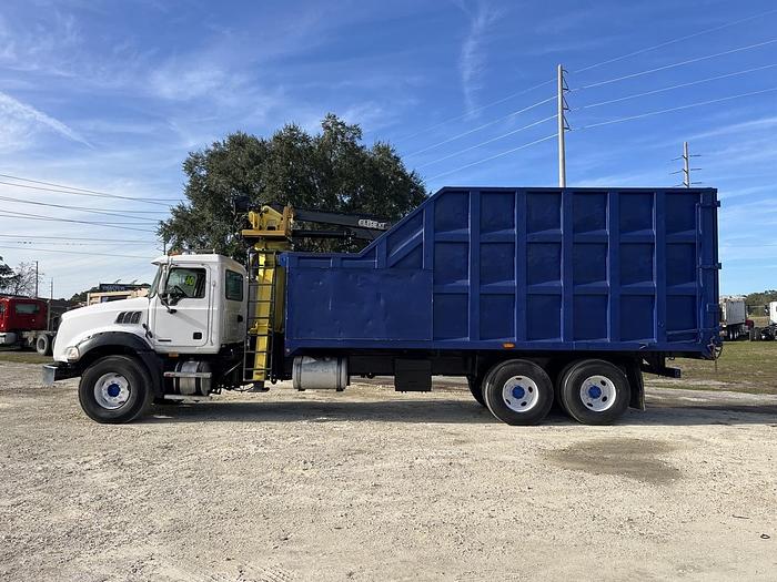 Used 2007 Freightliner M2 106 Grapple Truck #5649