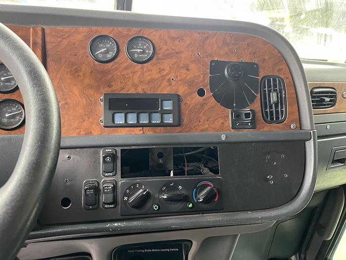 Used 2006 Peterbilt 357 Tri-Axle Dump Truck