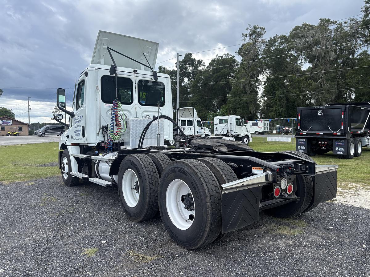 Used 2024 Freightliner Cascadia 126 Day Cab Truck #CONS