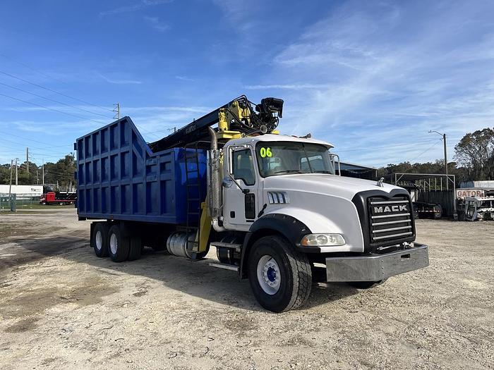 Used 2007 Freightliner M2 106 Grapple Truck #5649