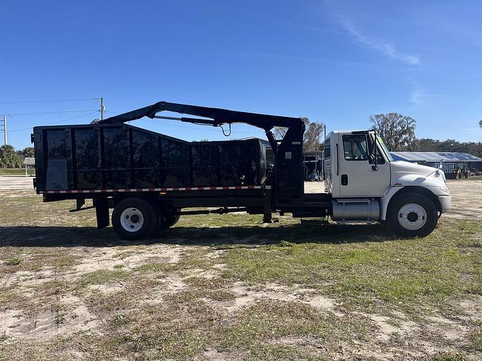 Used 2005 International Durastar 4300 Single-Axle Grapple Truck