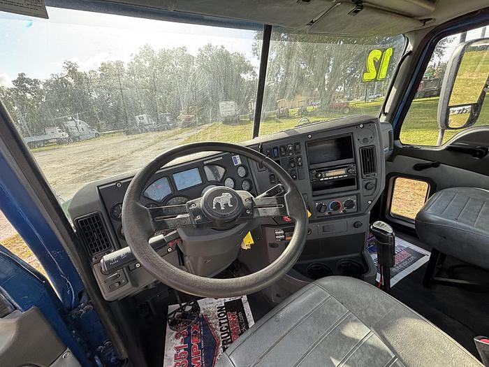 Used 2012 Mack Pinnacle CXU613 Day Cab Road Tractor #5644