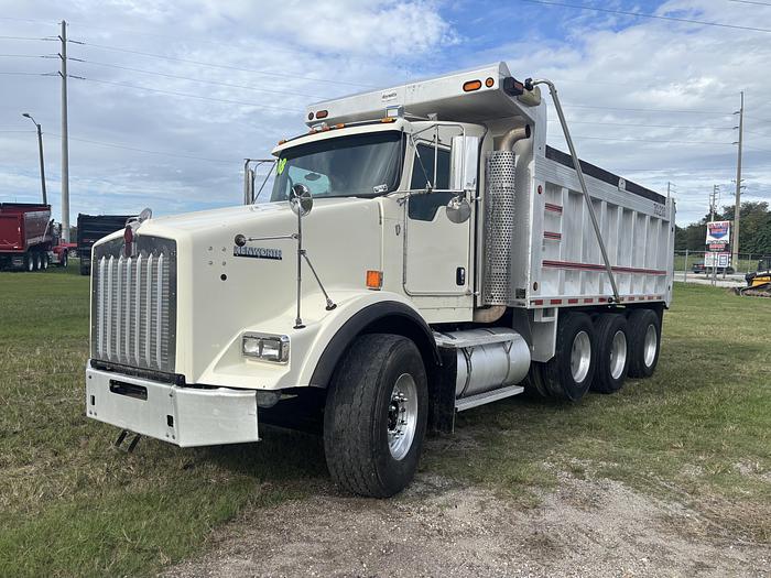 Used 2008 Kenworth T800 Tri-Axle Dump Truck