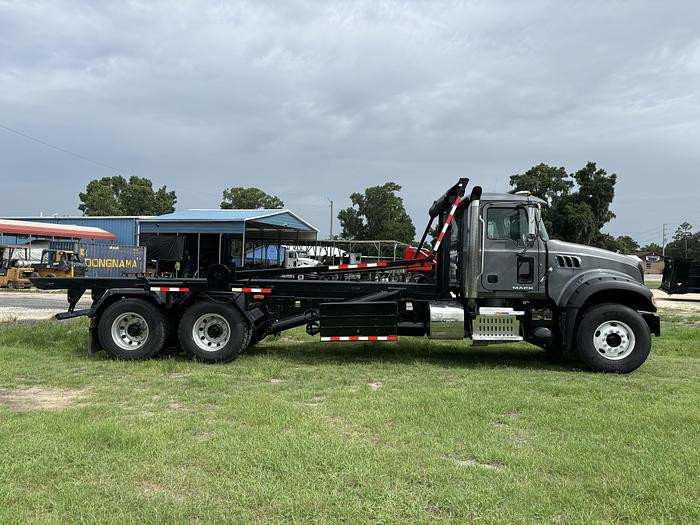 Used 2011 Mack CT713 Tandem-Axle Roll-Off Truck