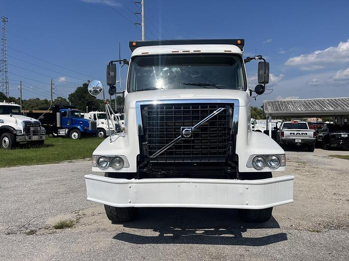 Used 2006 Volvo VHD Tri-Axle Dump Truck #5627