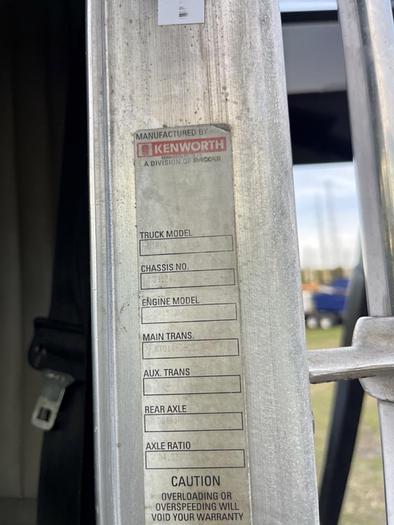 Used 2003 CATERPILLAR CT660S