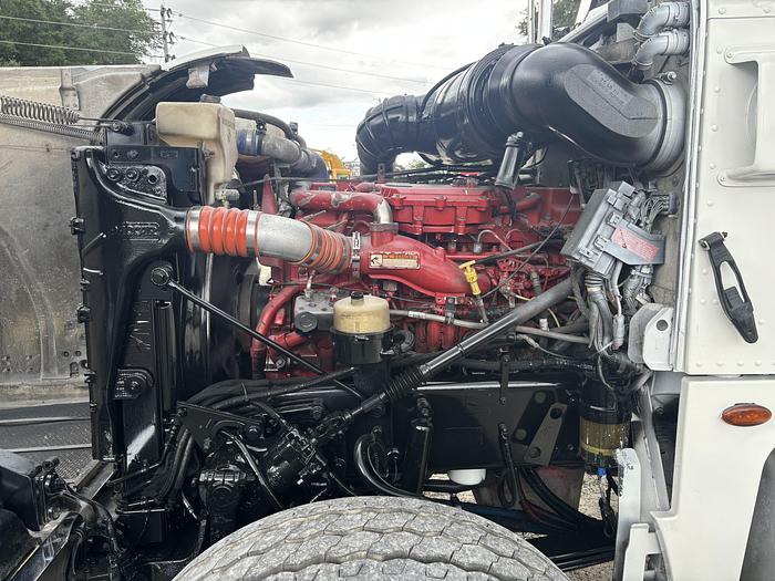 Used 2013 Peterbilt 365 Tandem-Axle Roll-Off Truck