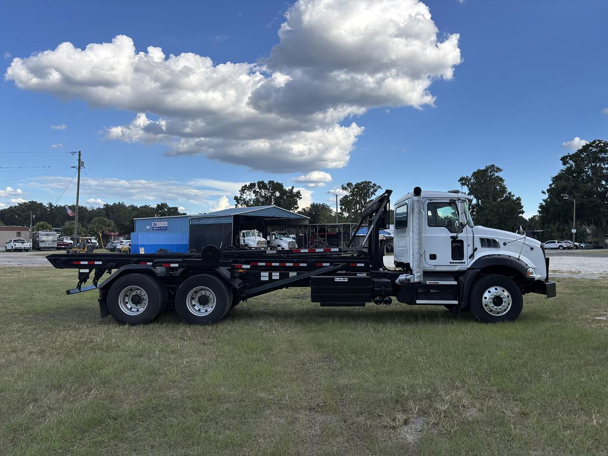 Used 2018 Mack GU813 Tandem-Axle Roll-Off Truck #5767