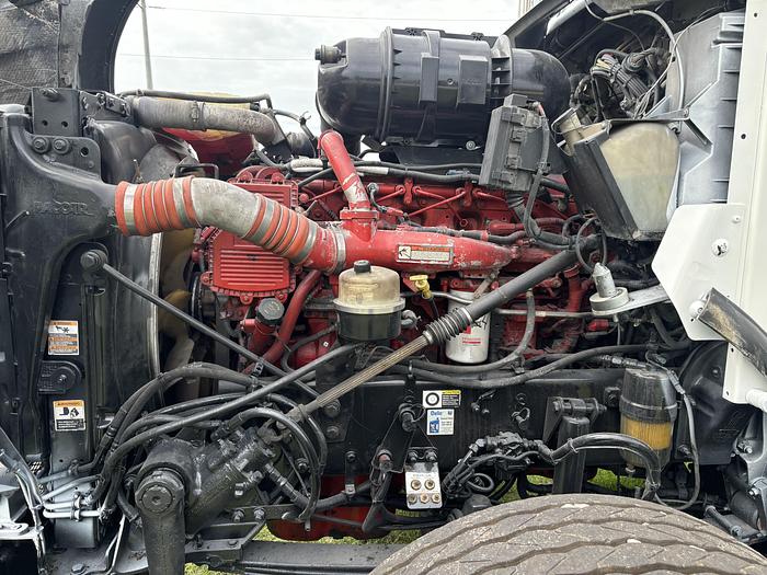 Used 2012 Kenworth T800 Tri-Axle Roll-Off Truck