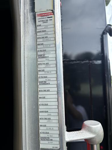 Used 2013 Kenworth T800 Tri-Axle Dump Truck