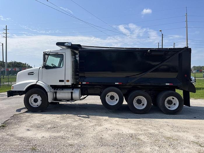 Used 2006 Volvo VHD Tri-Axle Dump Truck #5627