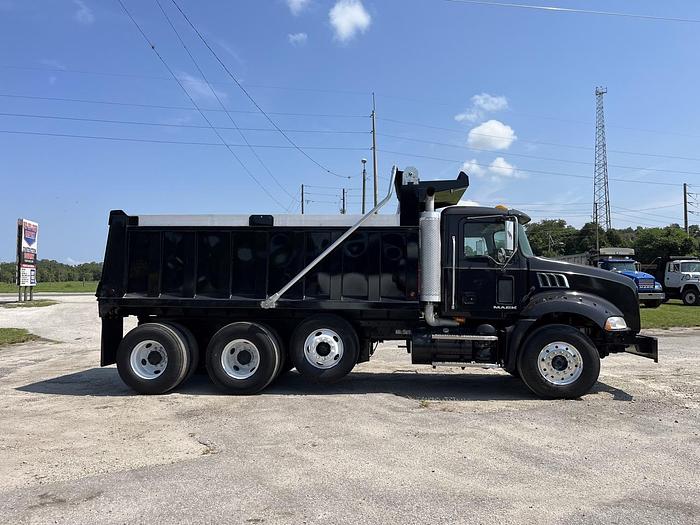 Used 2009 Mack GU813 Tri-Axle Dump Truck #5673