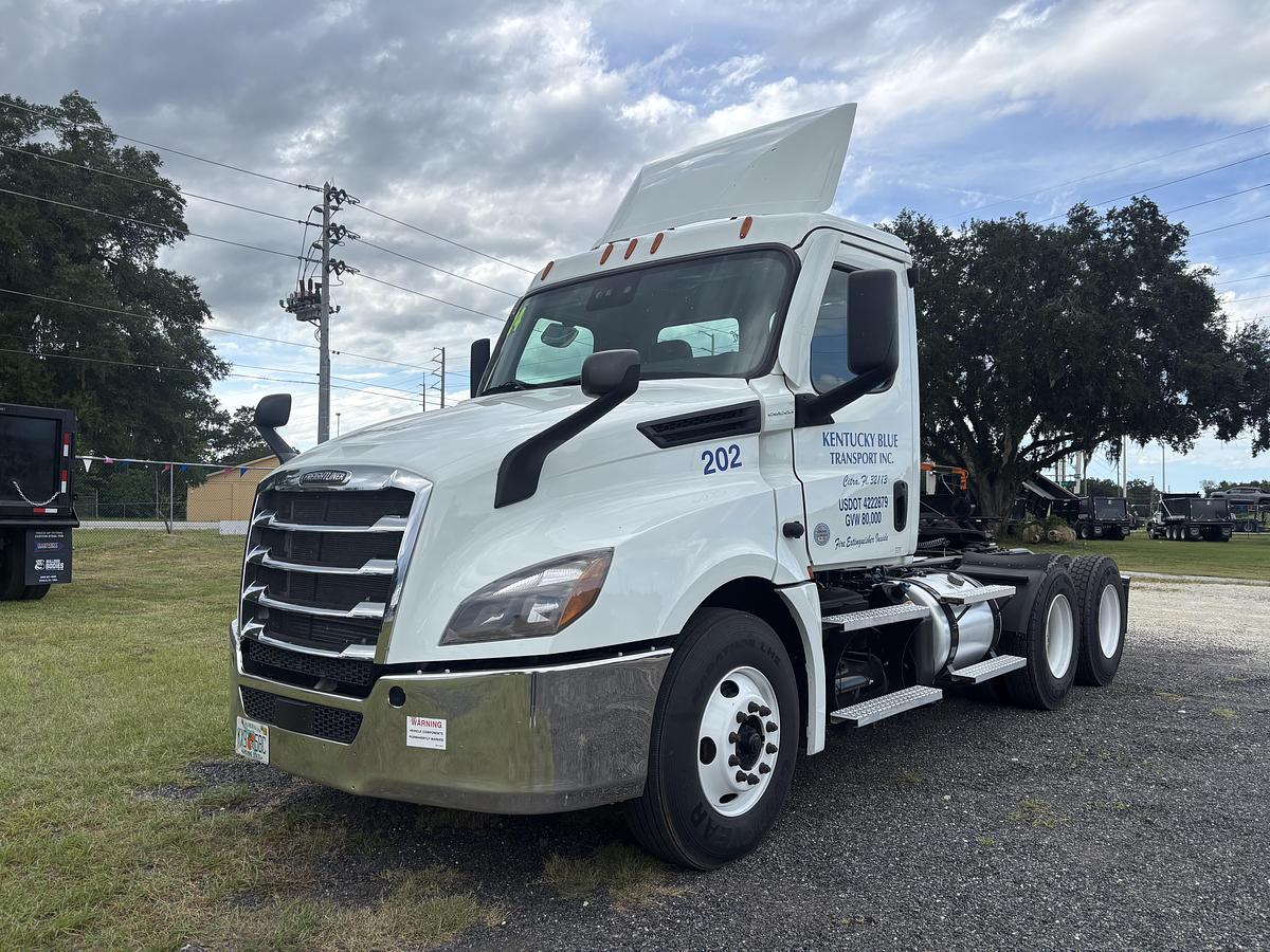 Used 2024 Freightliner Cascadia 126 Day Cab Truck #CONS