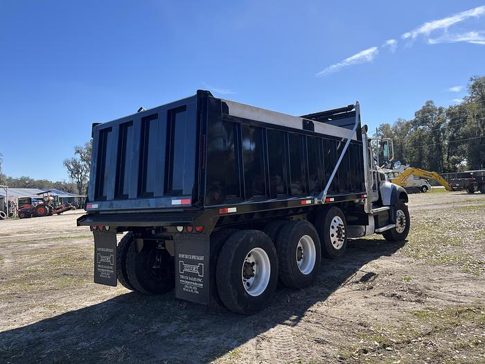 Used 2009 Mack GU813 Tri-Axle Dump Truck #5673