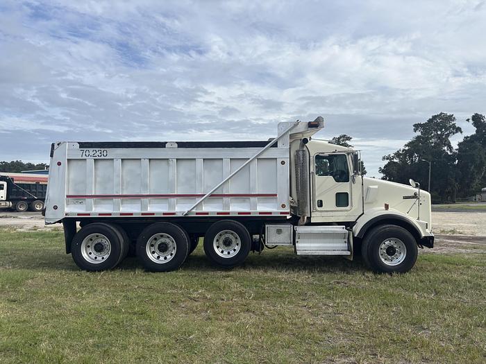 Used 2008 Kenworth T800 Tri-Axle Dump Truck