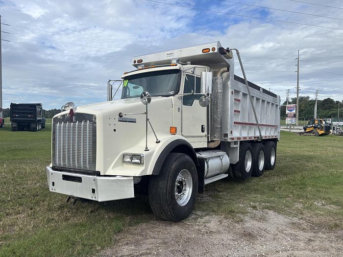 Used 2008 Kenworth T800 Tri-Axle Dump Truck