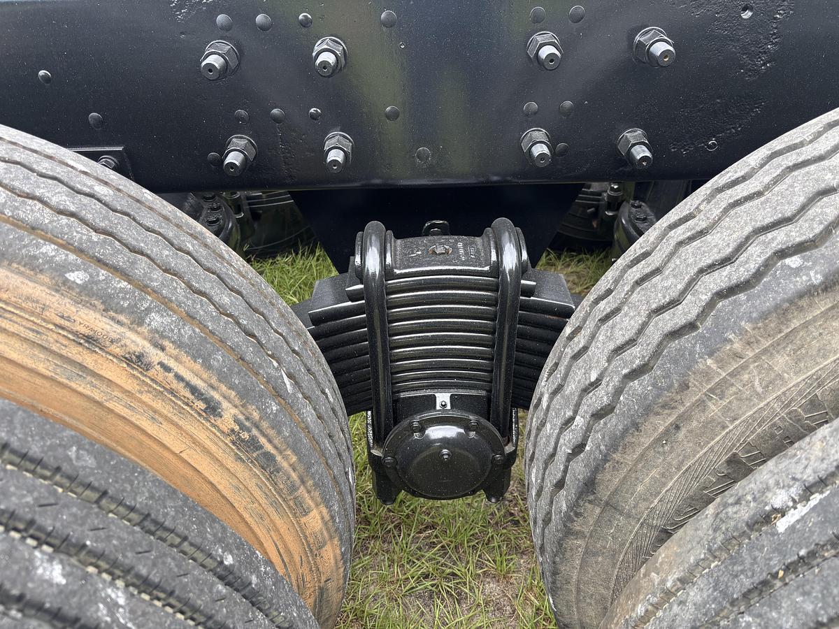 Used 2011 KW T800 Tandem-Axle with Dual-Steer Front Cab & Chassis #5760