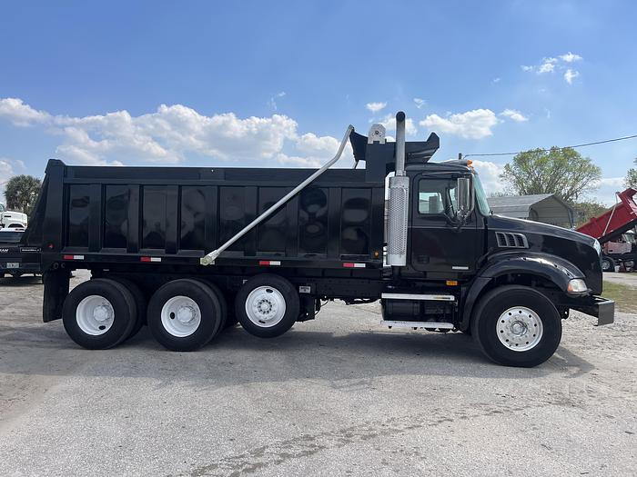 Used 2011 MACK GU173 Granite Tri-Axle Dump Truck #5607