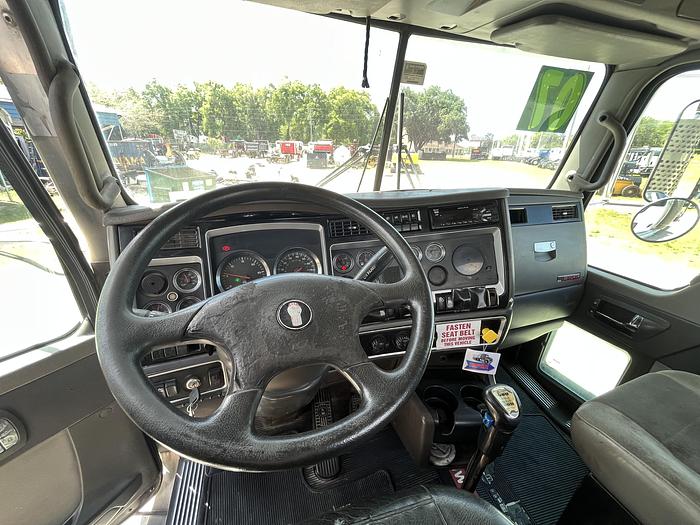 Used 2012 CAT CT660S Tandem-Axle Roll-Off #5615