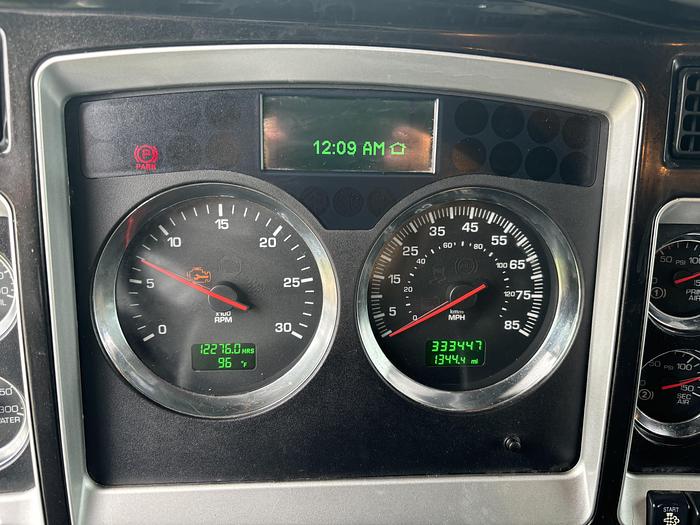 Used 2013 Kenworth T800 Tri-Axle Dump Truck