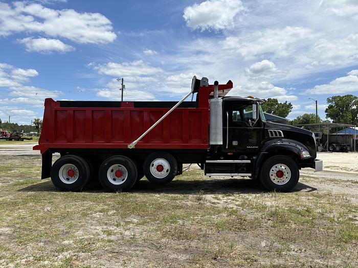 Used 2009 Mack GU813 Tri-Axle Dump Truck