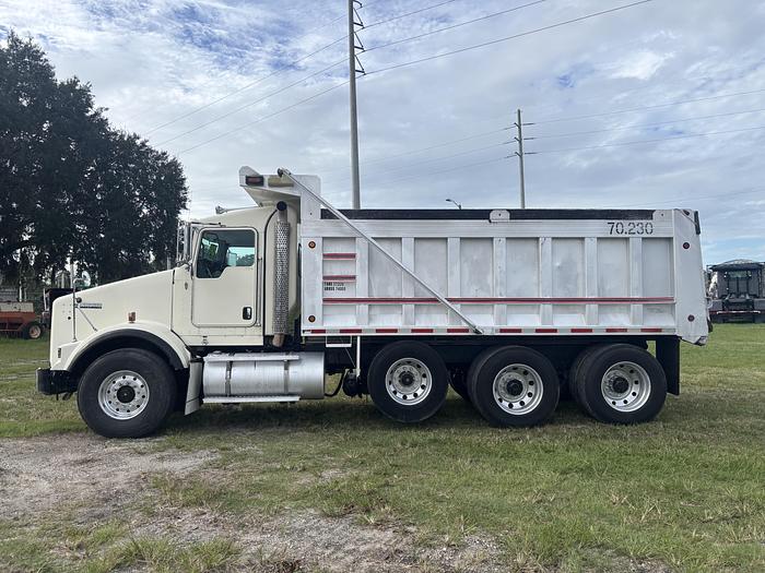 Used 2008 Kenworth T800 Tri-Axle Dump Truck