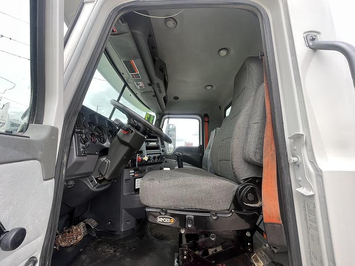 Used 2012 MACK Pinnacle CXU613 Day Cab Road Tractor #5657