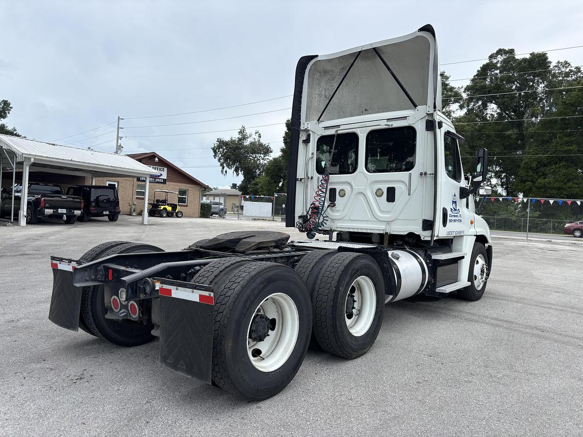 Used 2013 Freightliner Cascadia 125 Day Cab Truck #CONS