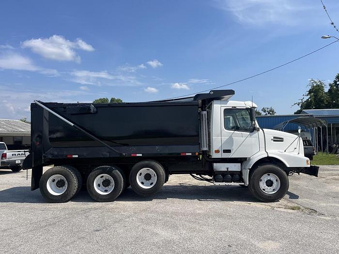 Used 2006 Volvo VHD Tri-Axle Dump Truck #5627