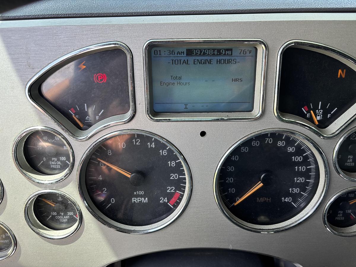 Used 2013 Kenworth T800 Tri-Axle Dump Truck