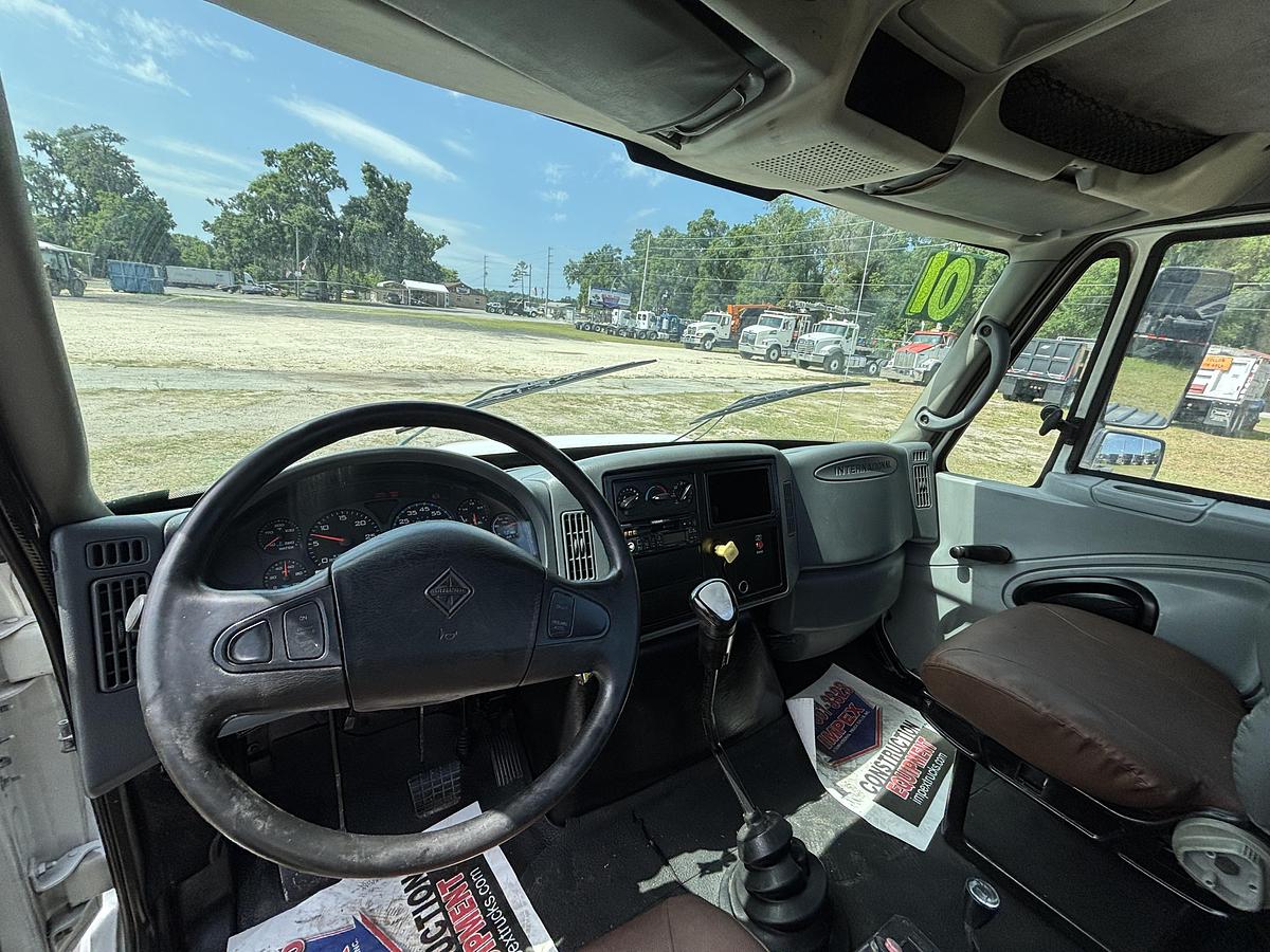 Used 2002 International  Durastar 4300 Single-Axle Hooklift Truck