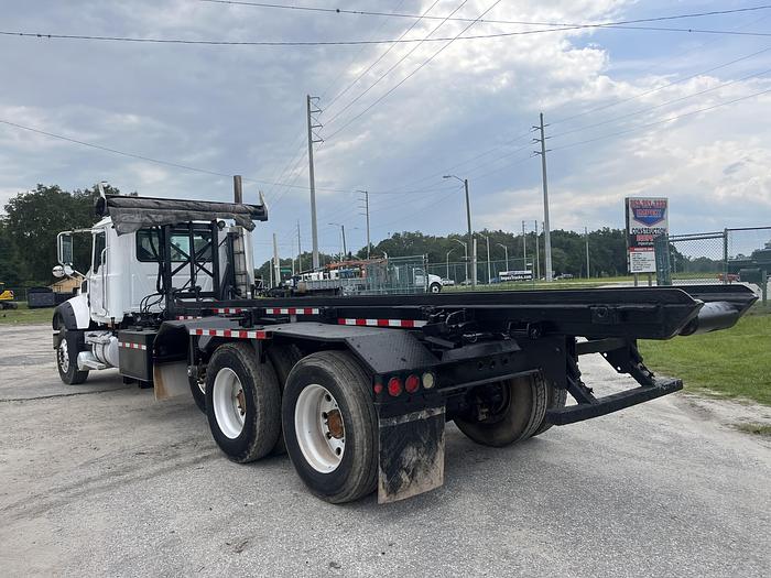 Used 2008 Mack GU713 Tri-Axle Roll-Off Truck